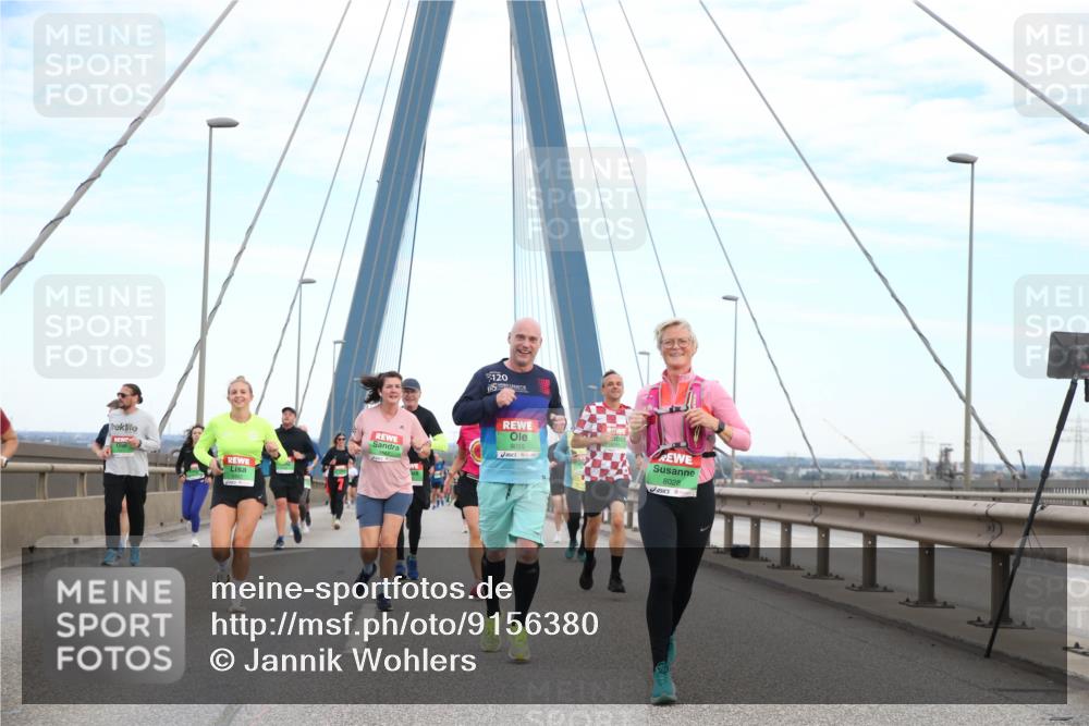 03.10.2025 - Köhlbrandbrückenlauf Jannik Wohlers http://msf.ph/oto/9156380 03.10.2025 15:30:11 Position 1 120, 9055, 8028 meine-sportfotos.de