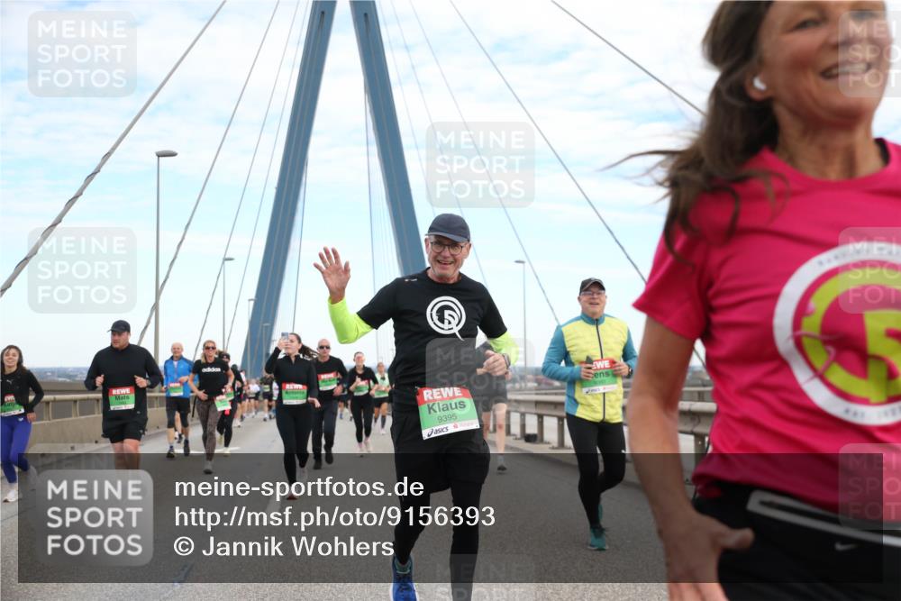 03.10.2025 - Köhlbrandbrückenlauf Jannik Wohlers http://msf.ph/oto/9156393 03.10.2025 15:30:15 Position 1 9395 meine-sportfotos.de