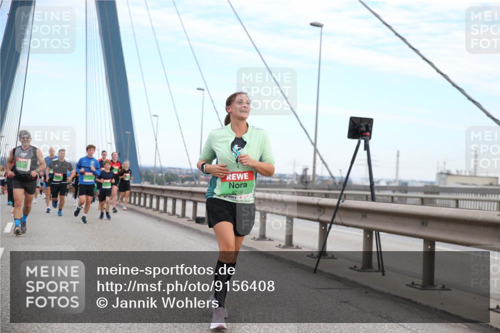 03.10.2025 - Köhlbrandbrückenlauf Jannik Wohlers http://msf.ph/oto/9156408 03.10.2025 15:30:21 Position 1 8208 meine-sportfotos.de