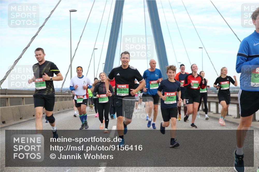 03.10.2025 - Köhlbrandbrückenlauf Jannik Wohlers http://msf.ph/oto/9156416 03.10.2025 15:30:26 Position 1 9205, 8011, 9158, 9159 meine-sportfotos.de