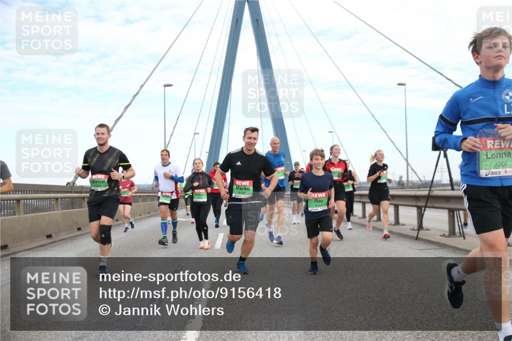 03.10.2025 - Köhlbrandbrückenlauf Jannik Wohlers http://msf.ph/oto/9156418 03.10.2025 15:30:26 Position 1 9158, 9159, 7906 meine-sportfotos.de