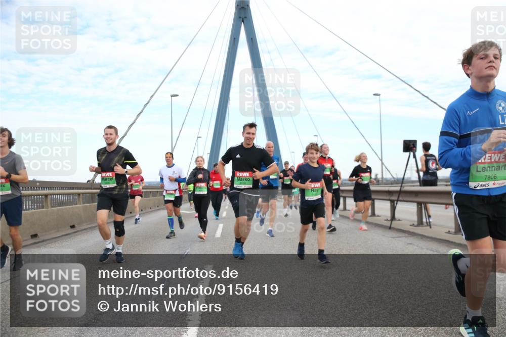 03.10.2025 - Köhlbrandbrückenlauf Jannik Wohlers http://msf.ph/oto/9156419 03.10.2025 15:30:26 Position 1 9158, 7906 meine-sportfotos.de