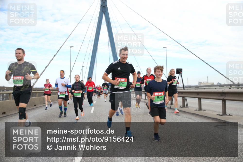 03.10.2025 - Köhlbrandbrückenlauf Jannik Wohlers http://msf.ph/oto/9156424 03.10.2025 15:30:27 Position 1 9205, 9158, 9159 meine-sportfotos.de