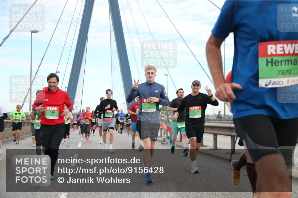 03.10.2025 - Köhlbrandbrückenlauf Jannik Wohlers http://msf.ph/oto/9156428 03.10.2025 15:30:28 Position 1 7871, 9698, 9735, 7879 meine-sportfotos.de