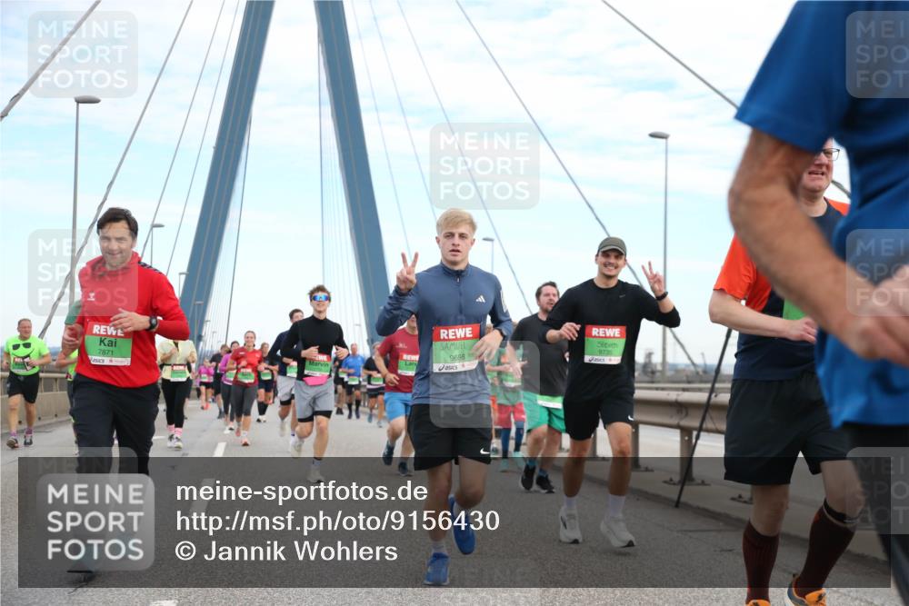03.10.2025 - Köhlbrandbrückenlauf Jannik Wohlers http://msf.ph/oto/9156430 03.10.2025 15:30:29 Position 1 7871, 9698, 9735 meine-sportfotos.de