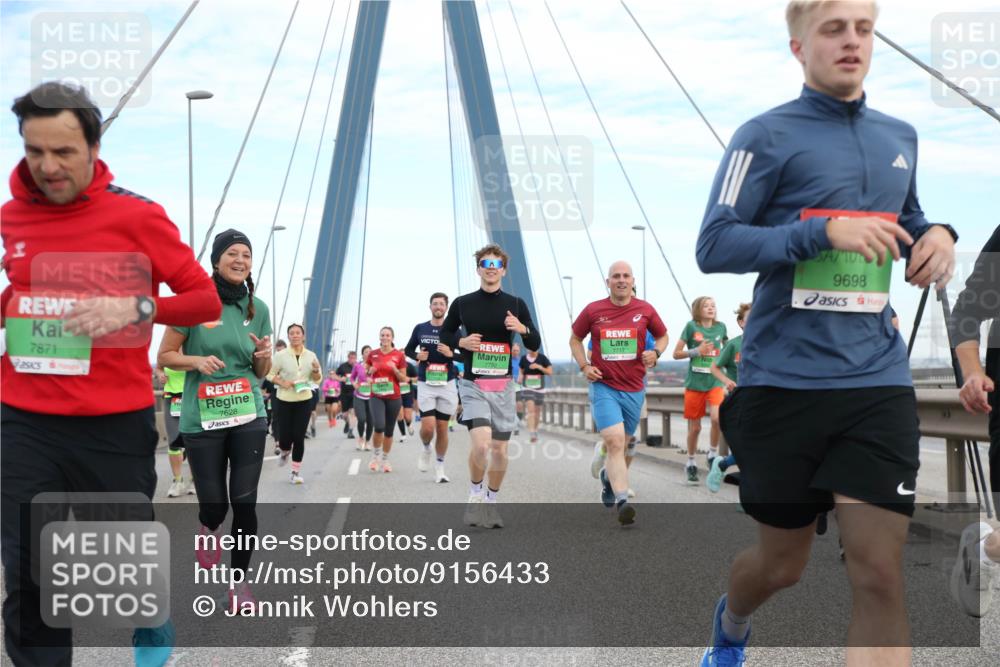 03.10.2025 - Köhlbrandbrückenlauf Jannik Wohlers http://msf.ph/oto/9156433 03.10.2025 15:30:30 Position 1 7871, 7628, 7717, 9698 meine-sportfotos.de