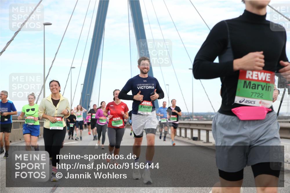 03.10.2025 - Köhlbrandbrückenlauf Jannik Wohlers http://msf.ph/oto/9156444 03.10.2025 15:30:32 Position 1 7740, 7703, 7722 meine-sportfotos.de