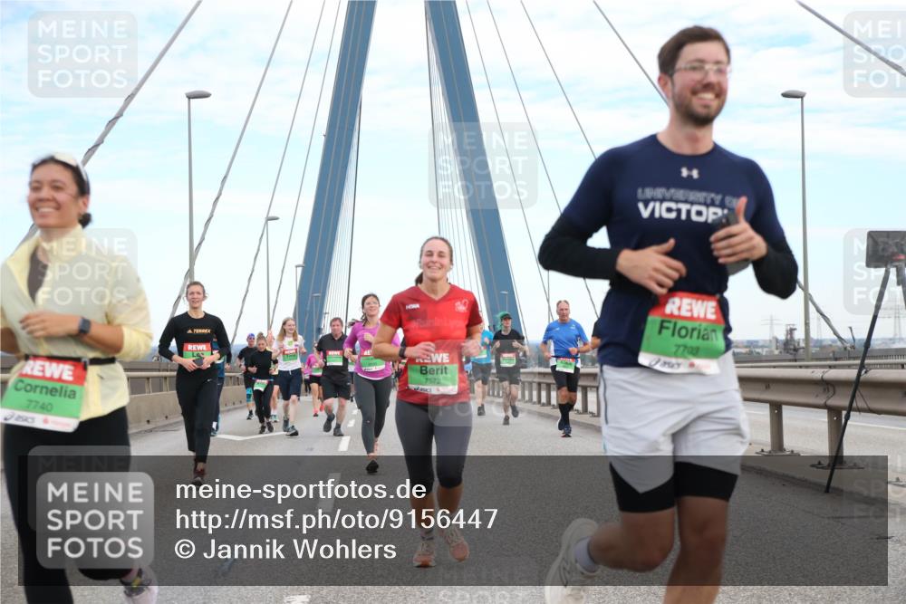 03.10.2025 - Köhlbrandbrückenlauf Jannik Wohlers http://msf.ph/oto/9156447 03.10.2025 15:30:33 Position 1 7740, 7572, 7703 meine-sportfotos.de