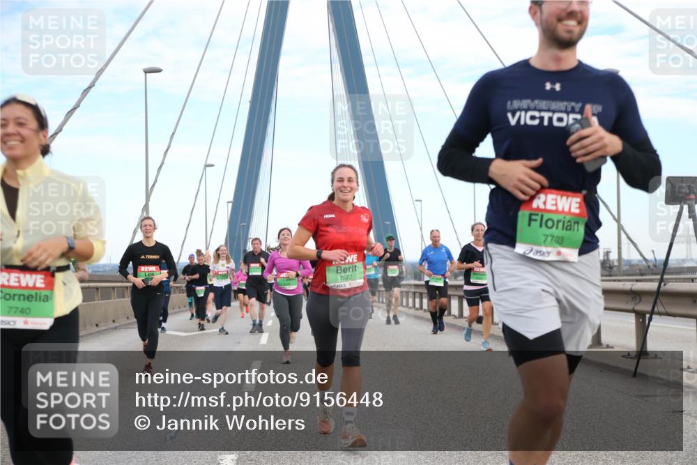 03.10.2025 - Köhlbrandbrückenlauf Jannik Wohlers http://msf.ph/oto/9156448 03.10.2025 15:30:33 Position 1 7740, 7572, 7703 meine-sportfotos.de