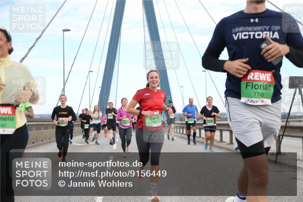03.10.2025 - Köhlbrandbrückenlauf Jannik Wohlers http://msf.ph/oto/9156449 03.10.2025 15:30:33 Position 1 40, 7572, 77, 03 meine-sportfotos.de