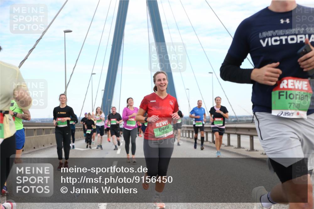 03.10.2025 - Köhlbrandbrückenlauf Jannik Wohlers http://msf.ph/oto/9156450 03.10.2025 15:30:33 Position 1 4, 7572, 7703 meine-sportfotos.de
