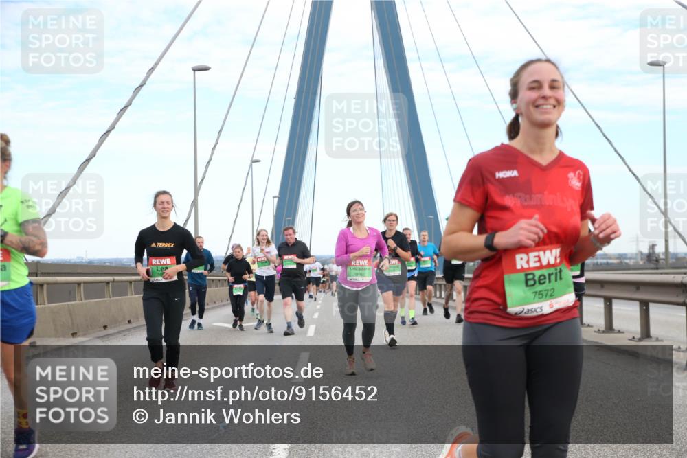 03.10.2025 - Köhlbrandbrückenlauf Jannik Wohlers http://msf.ph/oto/9156452 03.10.2025 15:30:34 Position 1 9190, 7572 meine-sportfotos.de