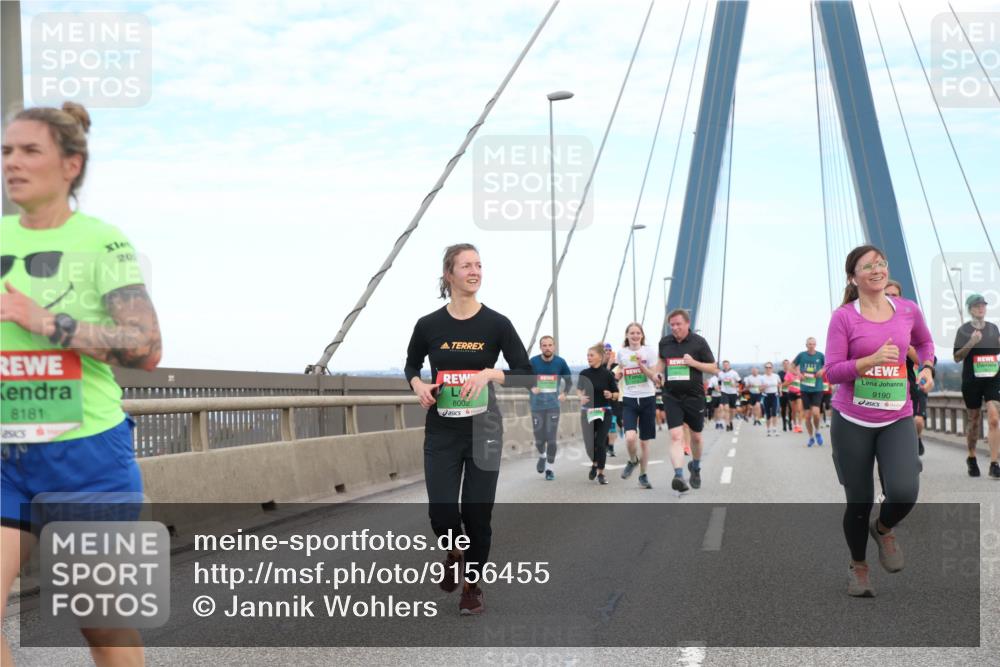 03.10.2025 - Köhlbrandbrückenlauf Jannik Wohlers http://msf.ph/oto/9156455 03.10.2025 15:30:35 Position 1 20, 8181, 20, 8002, 9190 meine-sportfotos.de