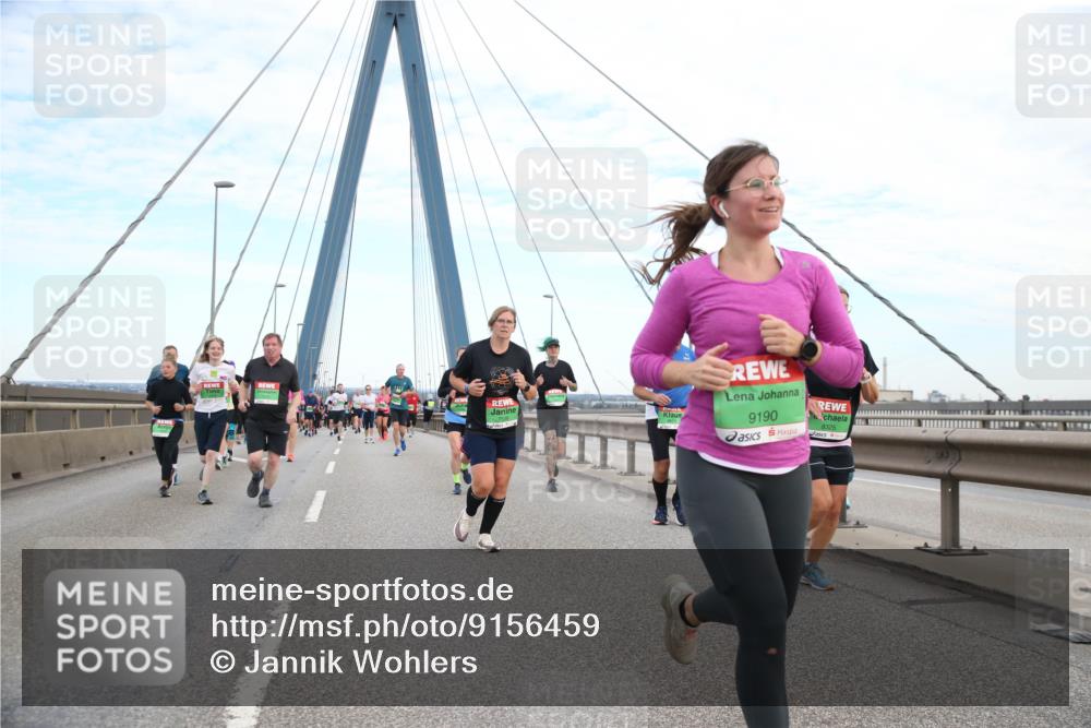 03.10.2025 - Köhlbrandbrückenlauf Jannik Wohlers http://msf.ph/oto/9156459 03.10.2025 15:30:36 Position 1 9190, 8325 meine-sportfotos.de