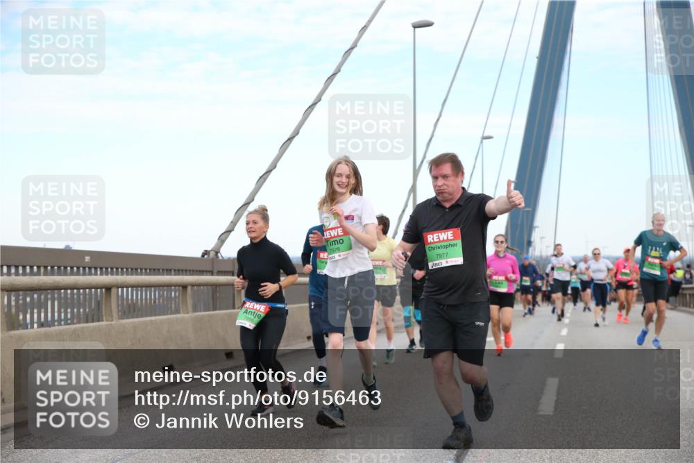 03.10.2025 - Köhlbrandbrückenlauf Jannik Wohlers http://msf.ph/oto/9156463 03.10.2025 15:30:37 Position 1 7996, 7978, 7977 meine-sportfotos.de