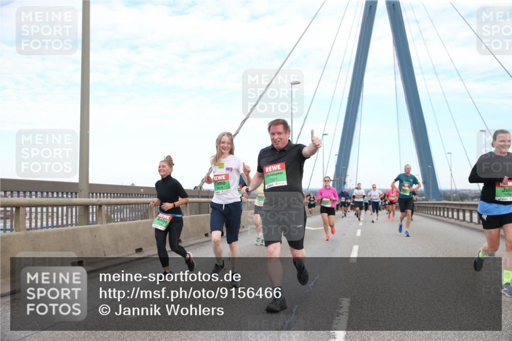 03.10.2025 - Köhlbrandbrückenlauf Jannik Wohlers http://msf.ph/oto/9156466 03.10.2025 15:30:38 Position 1 7978, 7977, 7454 meine-sportfotos.de