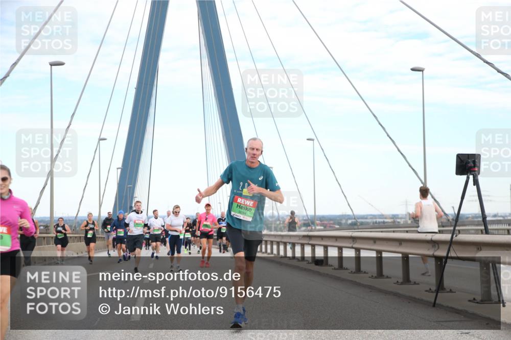 03.10.2025 - Köhlbrandbrückenlauf Jannik Wohlers http://msf.ph/oto/9156475 03.10.2025 15:30:40 Position 1 2, 0, 9284 meine-sportfotos.de