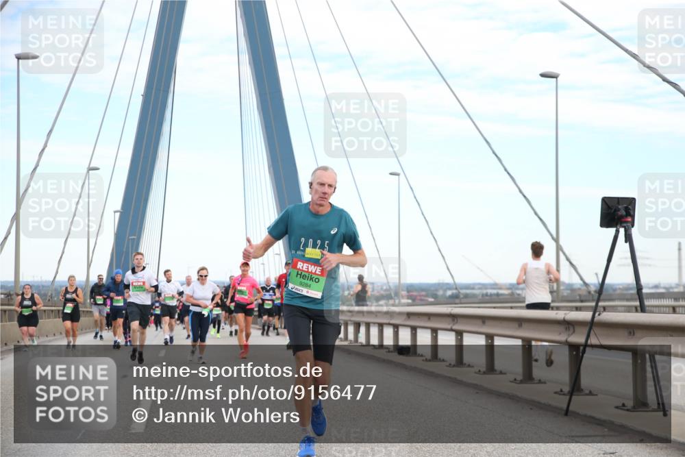 03.10.2025 - Köhlbrandbrückenlauf Jannik Wohlers http://msf.ph/oto/9156477 03.10.2025 15:30:40 Position 1 2025, 9284 meine-sportfotos.de