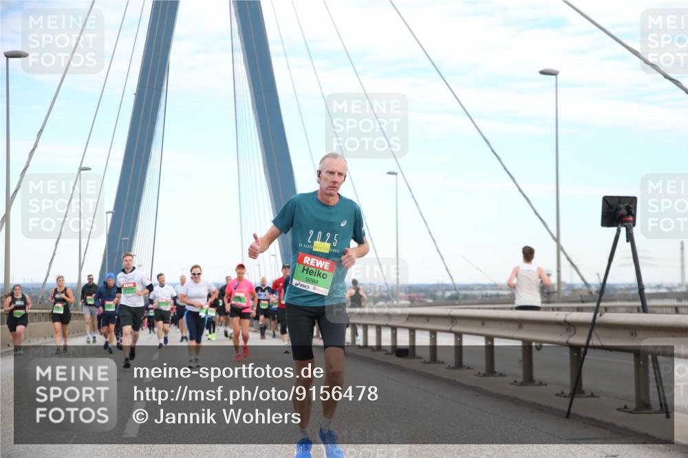 03.10.2025 - Köhlbrandbrückenlauf Jannik Wohlers http://msf.ph/oto/9156478 03.10.2025 15:30:40 Position 1 2025, 29, 9284 meine-sportfotos.de