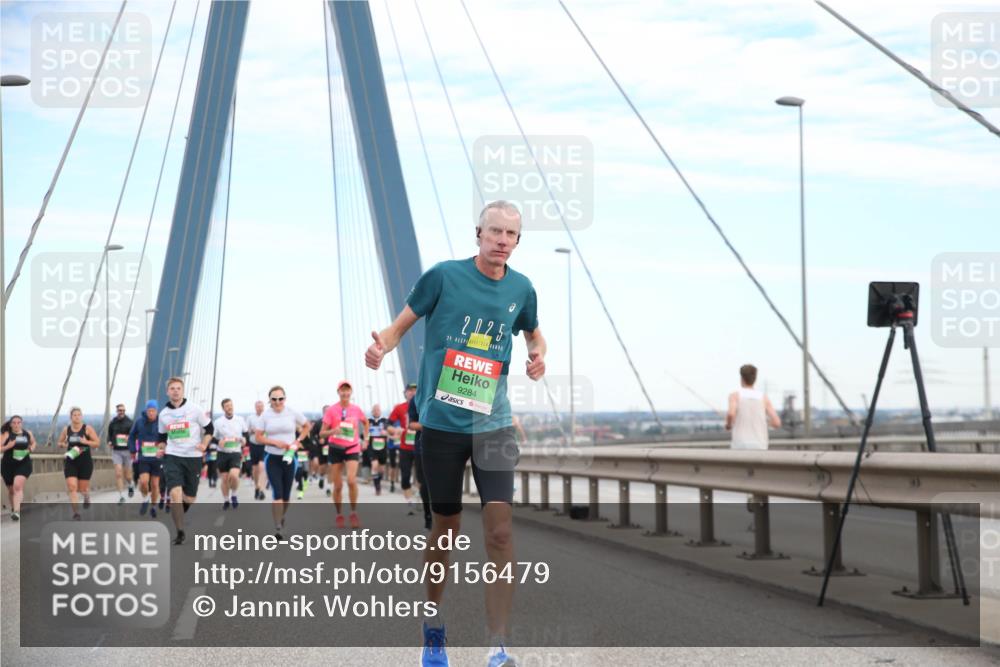 03.10.2025 - Köhlbrandbrückenlauf Jannik Wohlers http://msf.ph/oto/9156479 03.10.2025 15:30:40 Position 1 2025, 39, 9284 meine-sportfotos.de