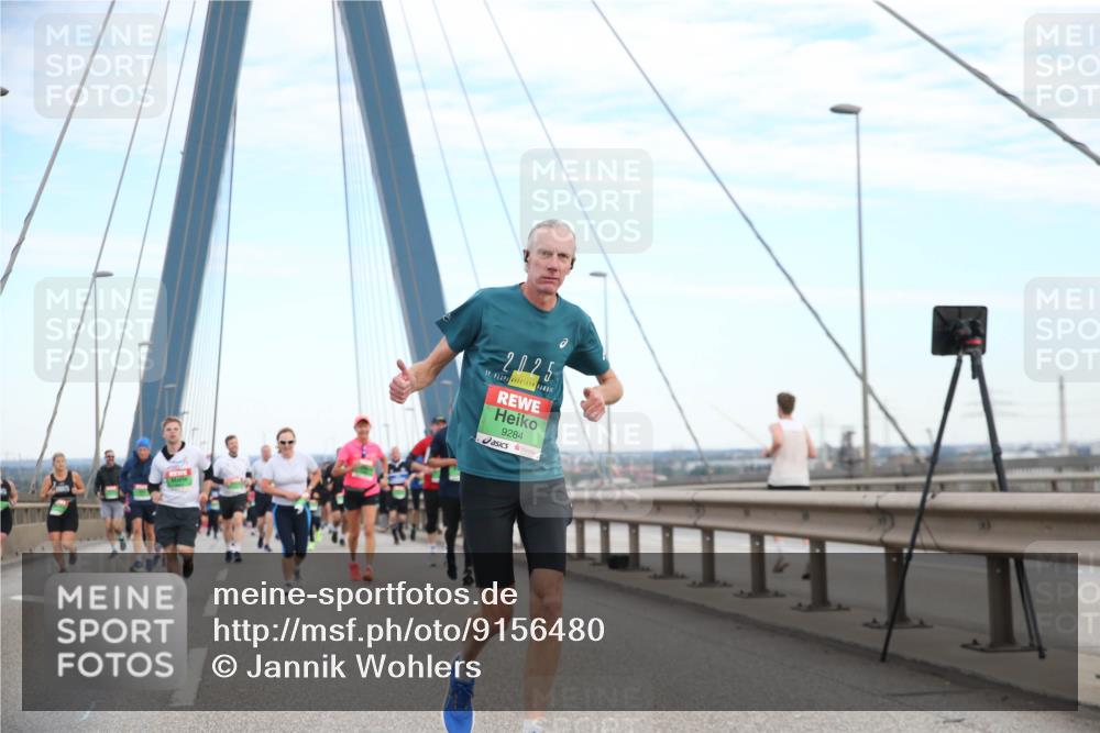 03.10.2025 - Köhlbrandbrückenlauf Jannik Wohlers http://msf.ph/oto/9156480 03.10.2025 15:30:40 Position 1 2025, 9284 meine-sportfotos.de