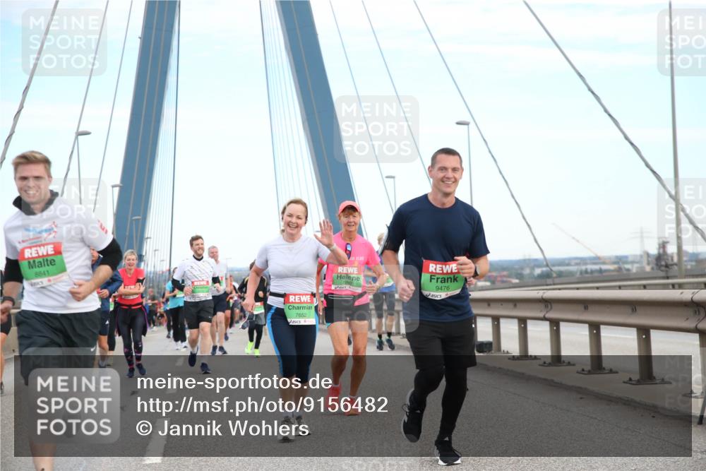 03.10.2025 - Köhlbrandbrückenlauf Jannik Wohlers http://msf.ph/oto/9156482 03.10.2025 15:30:43 Position 1 8841, 7652, 9476 meine-sportfotos.de