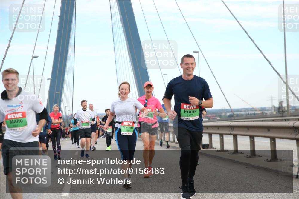 03.10.2025 - Köhlbrandbrückenlauf Jannik Wohlers http://msf.ph/oto/9156483 03.10.2025 15:30:44 Position 1 8841, 7652, 9476 meine-sportfotos.de