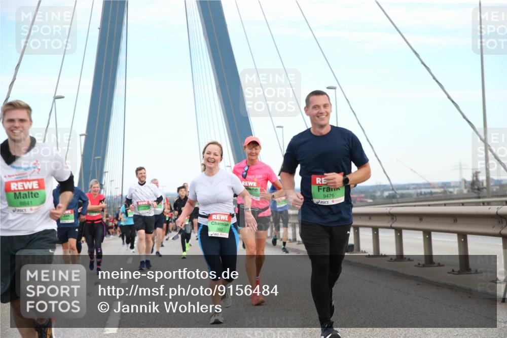 03.10.2025 - Köhlbrandbrückenlauf Jannik Wohlers http://msf.ph/oto/9156484 03.10.2025 15:30:44 Position 1 8841, 7652, 9476 meine-sportfotos.de