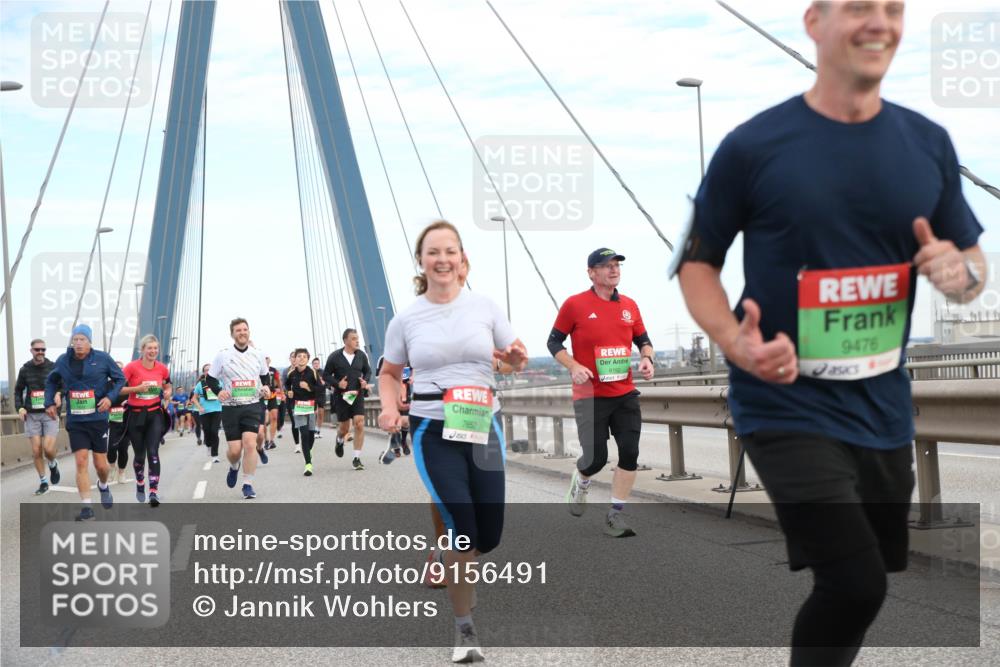 03.10.2025 - Köhlbrandbrückenlauf Jannik Wohlers http://msf.ph/oto/9156491 03.10.2025 15:30:45 Position 1 7652, 8192, 9476 meine-sportfotos.de