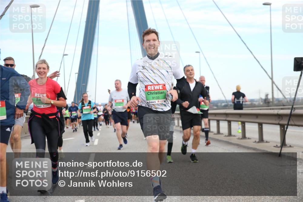 03.10.2025 - Köhlbrandbrückenlauf Jannik Wohlers http://msf.ph/oto/9156502 03.10.2025 15:30:48 Position 1 913, 9133 meine-sportfotos.de