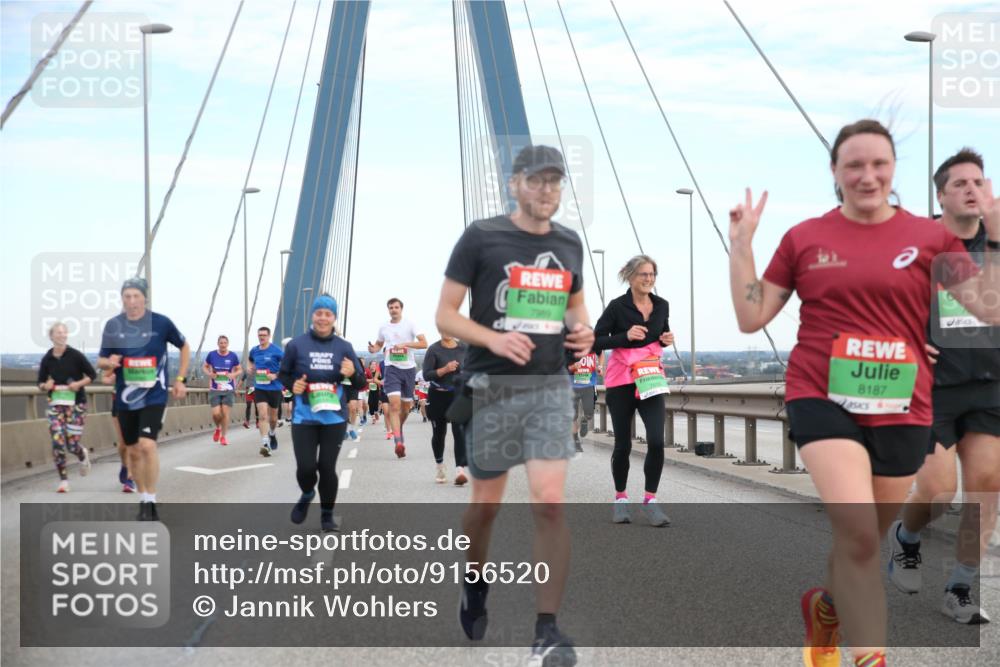 03.10.2025 - Köhlbrandbrückenlauf Jannik Wohlers http://msf.ph/oto/9156520 03.10.2025 15:30:54 Position 1 7989, 7635, 8187 meine-sportfotos.de