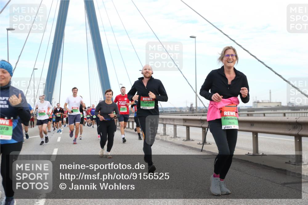 03.10.2025 - Köhlbrandbrückenlauf Jannik Wohlers http://msf.ph/oto/9156525 03.10.2025 15:30:57 Position 1 53, 7467, 7635 meine-sportfotos.de