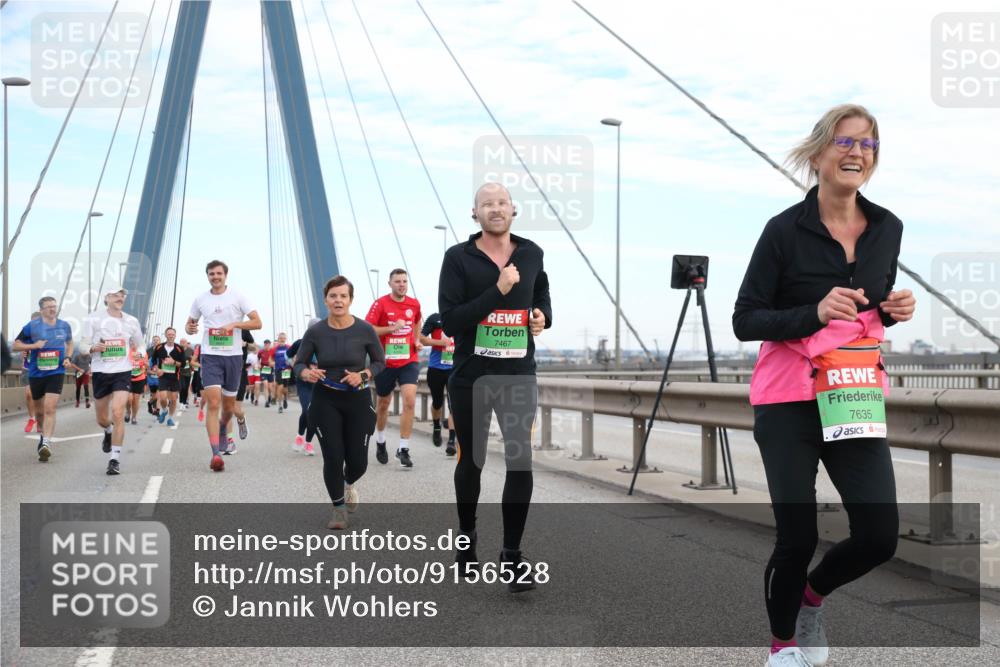 03.10.2025 - Köhlbrandbrückenlauf Jannik Wohlers http://msf.ph/oto/9156528 03.10.2025 15:30:57 Position 1 7467, 7635 meine-sportfotos.de