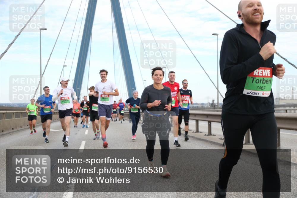 03.10.2025 - Köhlbrandbrückenlauf Jannik Wohlers http://msf.ph/oto/9156530 03.10.2025 15:30:58 Position 1 7467 meine-sportfotos.de