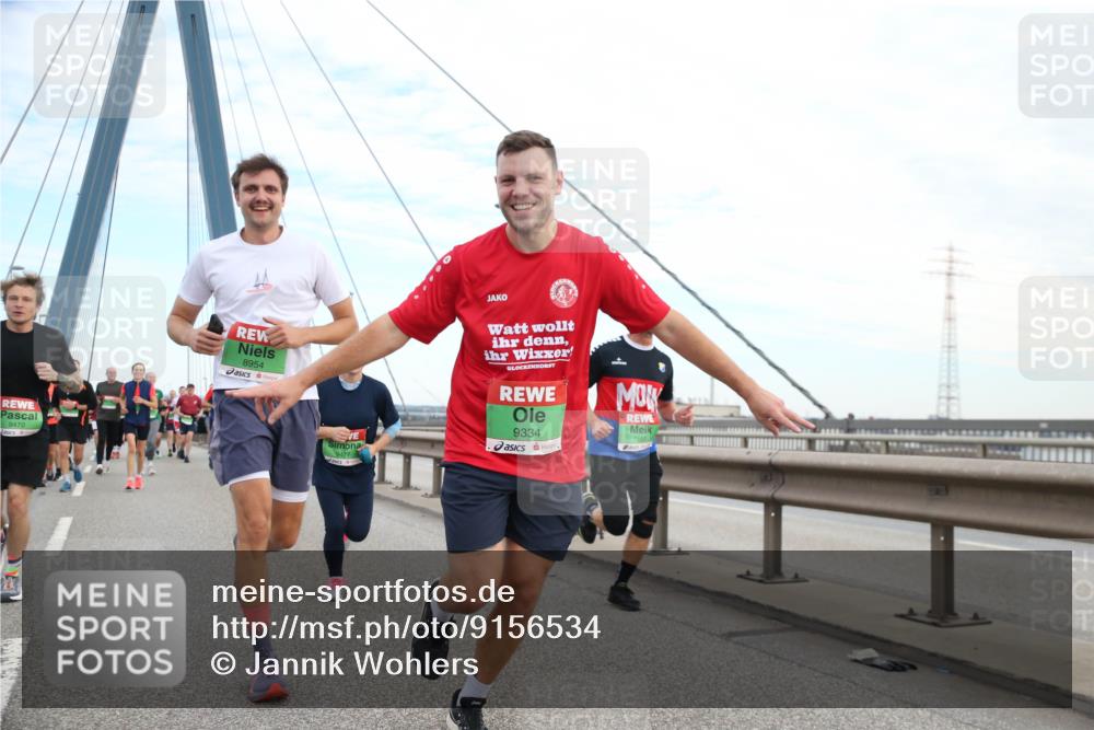 03.10.2025 - Köhlbrandbrückenlauf Jannik Wohlers http://msf.ph/oto/9156534 03.10.2025 15:30:59 Position 1 9470, 8954, 9477, 9334, 7157 meine-sportfotos.de