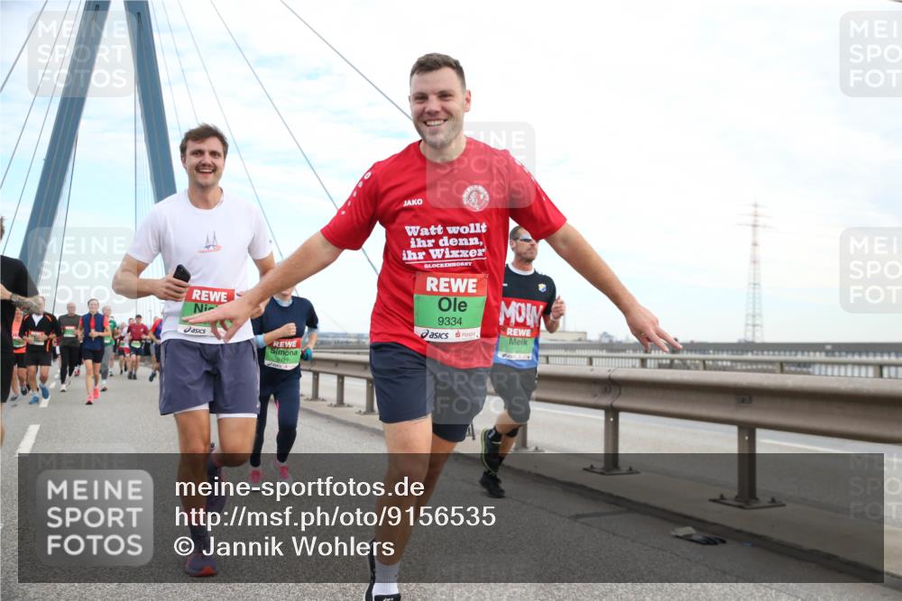 03.10.2025 - Köhlbrandbrückenlauf Jannik Wohlers http://msf.ph/oto/9156535 03.10.2025 15:30:59 Position 1 9477, 9334 meine-sportfotos.de