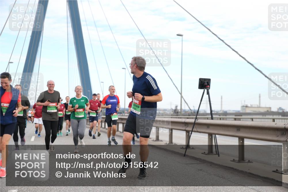 03.10.2025 - Köhlbrandbrückenlauf Jannik Wohlers http://msf.ph/oto/9156542 03.10.2025 15:31:03 Position 1 63, 9162 meine-sportfotos.de