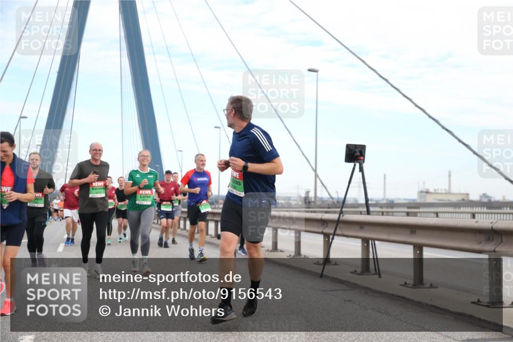 03.10.2025 - Köhlbrandbrückenlauf Jannik Wohlers http://msf.ph/oto/9156543 03.10.2025 15:31:03 Position 1 8816 meine-sportfotos.de