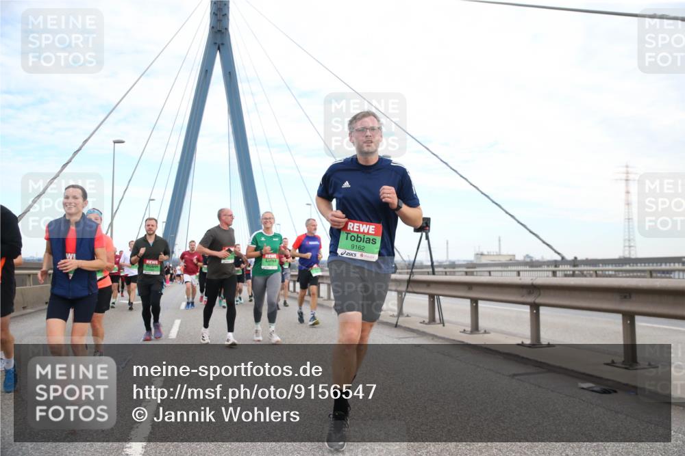 03.10.2025 - Köhlbrandbrückenlauf Jannik Wohlers http://msf.ph/oto/9156547 03.10.2025 15:31:04 Position 1 9162 meine-sportfotos.de