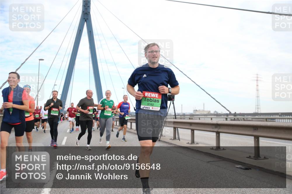 03.10.2025 - Köhlbrandbrückenlauf Jannik Wohlers http://msf.ph/oto/9156548 03.10.2025 15:31:04 Position 1 9162 meine-sportfotos.de