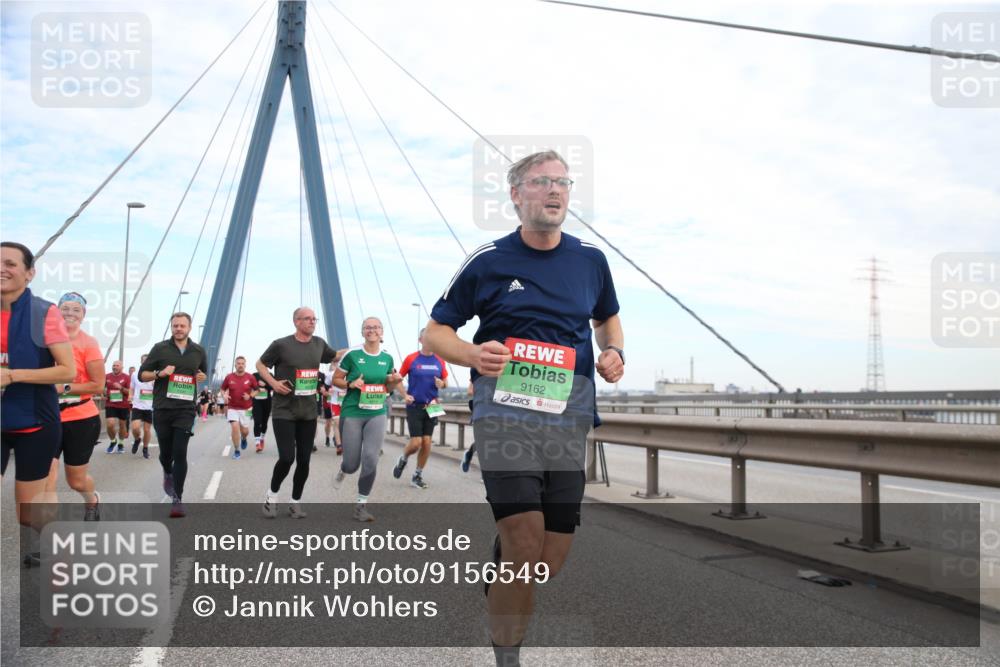 03.10.2025 - Köhlbrandbrückenlauf Jannik Wohlers http://msf.ph/oto/9156549 03.10.2025 15:31:04 Position 1 9162 meine-sportfotos.de