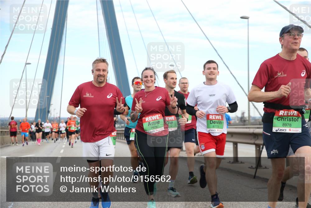 03.10.2025 - Köhlbrandbrückenlauf Jannik Wohlers http://msf.ph/oto/9156562 03.10.2025 15:31:07 Position 1 7676, 774, 8773, 8978 meine-sportfotos.de