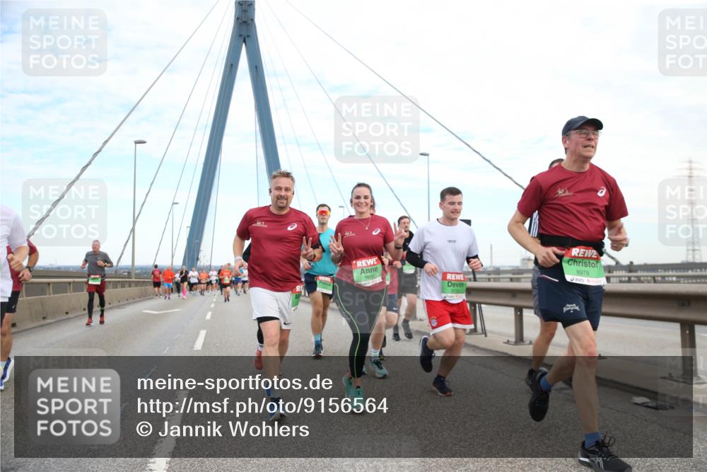 03.10.2025 - Köhlbrandbrückenlauf Jannik Wohlers http://msf.ph/oto/9156564 03.10.2025 15:31:07 Position 1 7676, 8773, 8978 meine-sportfotos.de
