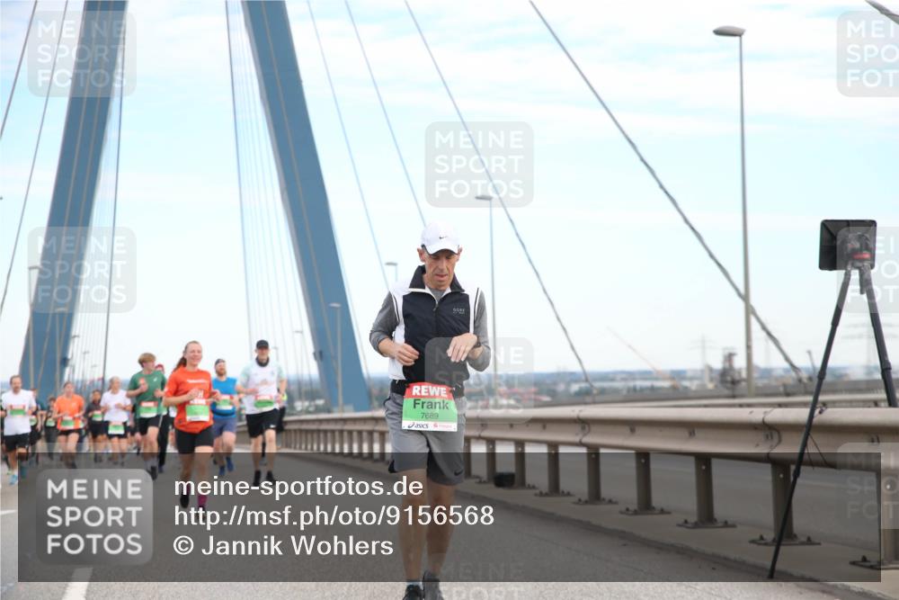 03.10.2025 - Köhlbrandbrückenlauf Jannik Wohlers http://msf.ph/oto/9156568 03.10.2025 15:31:10 Position 1 7689 meine-sportfotos.de