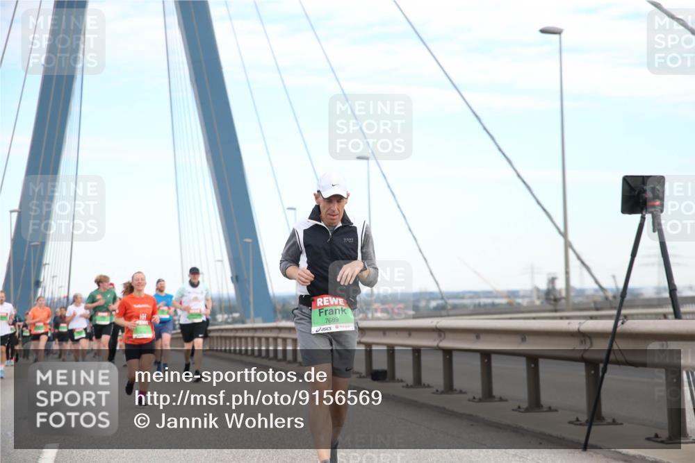 03.10.2025 - Köhlbrandbrückenlauf Jannik Wohlers http://msf.ph/oto/9156569 03.10.2025 15:31:10 Position 1 7689 meine-sportfotos.de