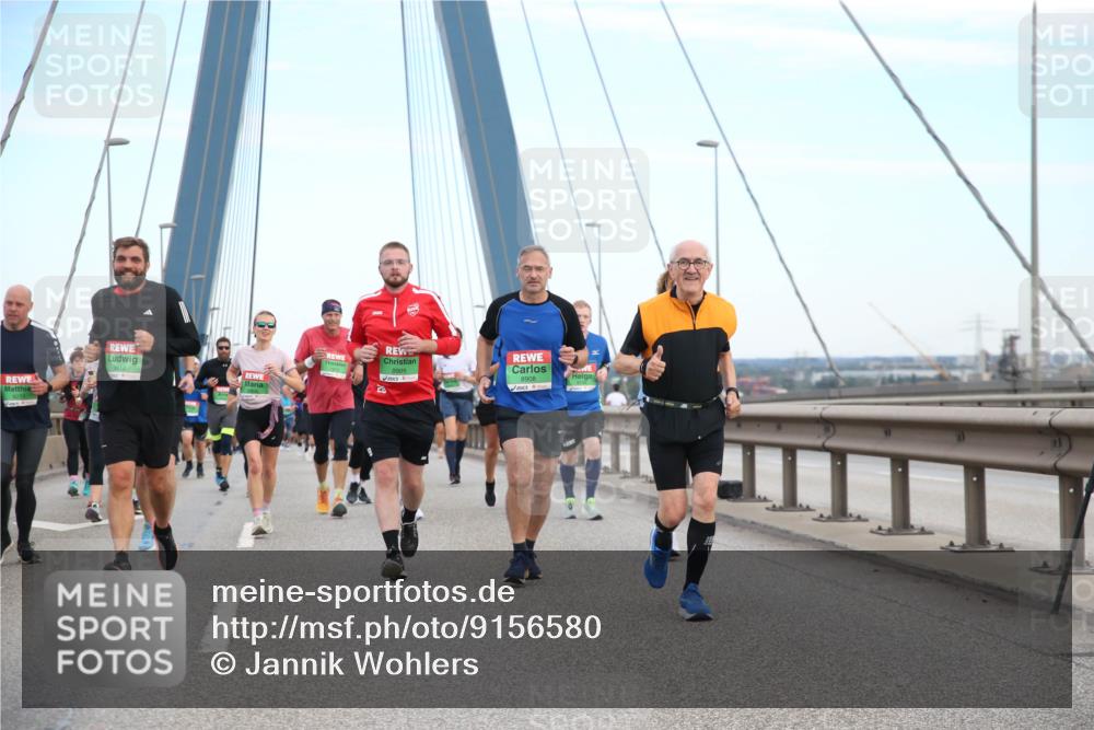 03.10.2025 - Köhlbrandbrückenlauf Jannik Wohlers http://msf.ph/oto/9156580 03.10.2025 15:31:54 Position 1 9612, 8909, 8908 meine-sportfotos.de