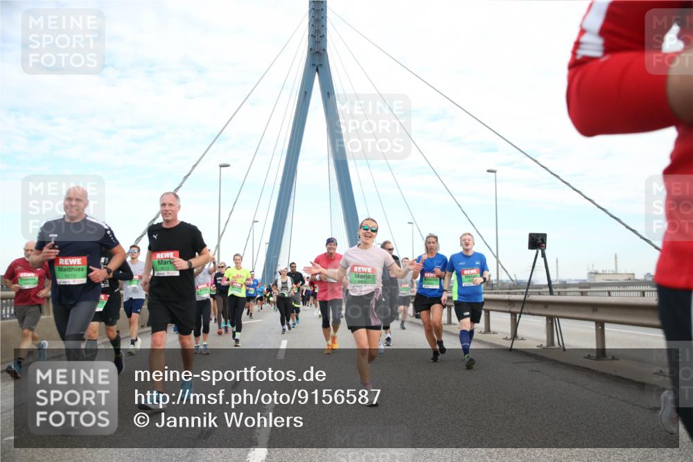 03.10.2025 - Köhlbrandbrückenlauf Jannik Wohlers http://msf.ph/oto/9156587 03.10.2025 15:31:57 Position 1 9273, 9272, 8928 meine-sportfotos.de