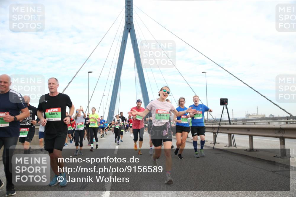 03.10.2025 - Köhlbrandbrückenlauf Jannik Wohlers http://msf.ph/oto/9156589 03.10.2025 15:31:58 Position 1 73, 9272, 8928 meine-sportfotos.de