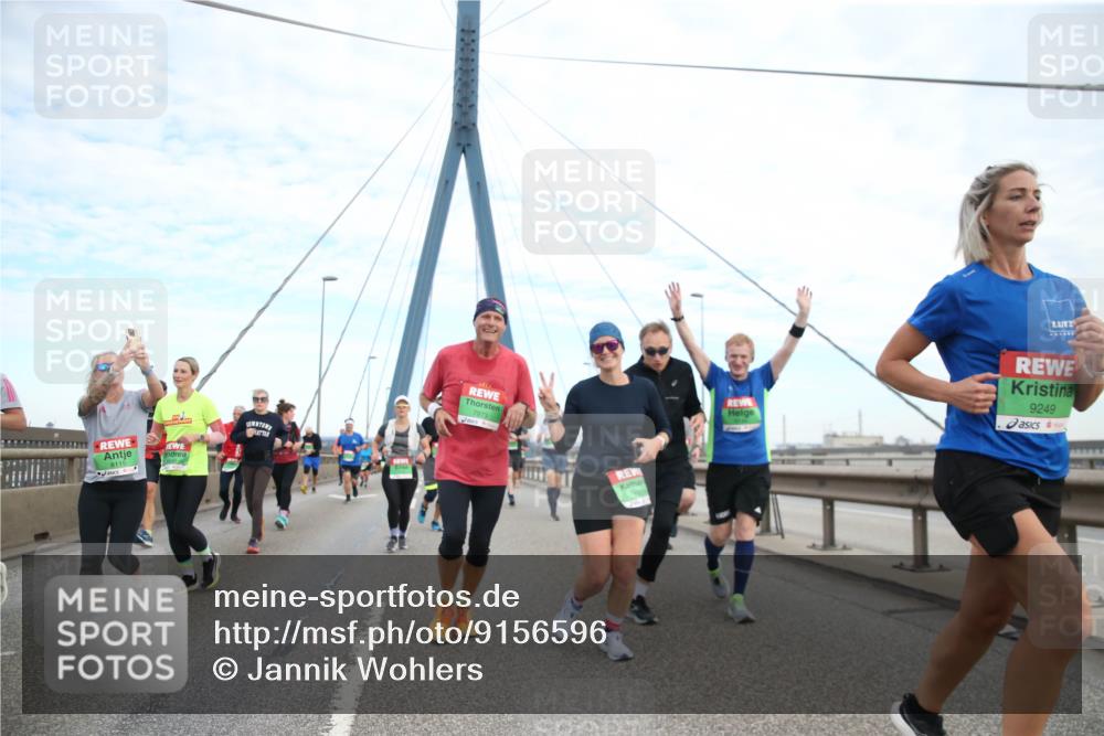 03.10.2025 - Köhlbrandbrückenlauf Jannik Wohlers http://msf.ph/oto/9156596 03.10.2025 15:31:59 Position 1 8115, 7973, 9249 meine-sportfotos.de