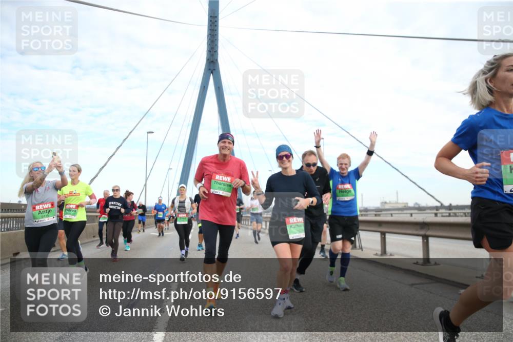 03.10.2025 - Köhlbrandbrückenlauf Jannik Wohlers http://msf.ph/oto/9156597 03.10.2025 15:31:59 Position 1 8115, 7973 meine-sportfotos.de